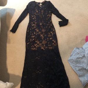 Detailed lace long dress! Backless :)